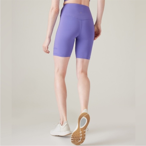 Athleta elation train 7” biker shorts - Picture 2 of 4